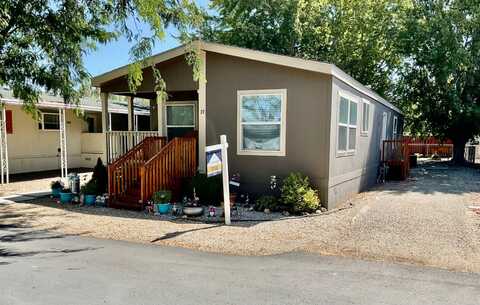 500 W Goldfield Avenue, Yerington, NV 89447
