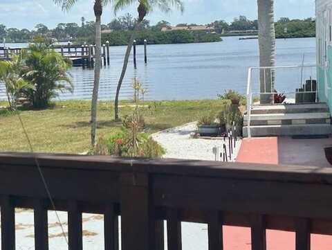 131 Lazy Ave, Bradenton, FL 34208