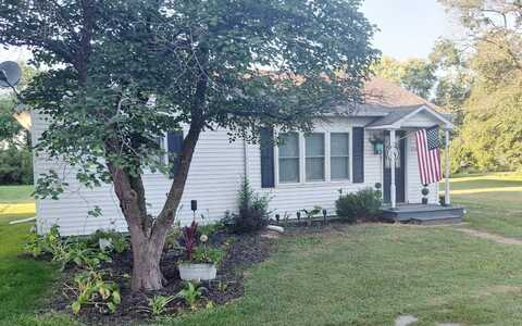 320 W State St, Good Hope, IL 61438