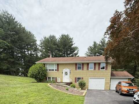 4 Kirsim Ct, Freeland, MD 21053
