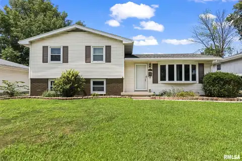 2421 ARROWHEAD Drive, Springfield, IL 62702