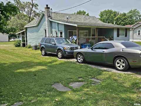 707 S Cockrum Street, Sesser, IL 62884