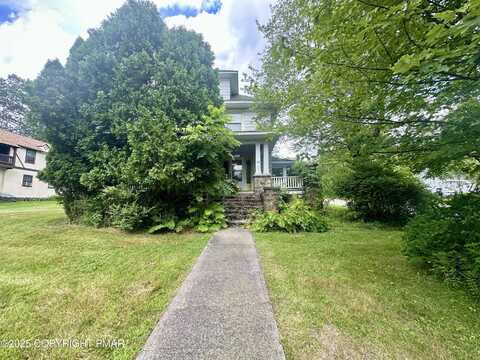 22 Fairview Avenue, Mount Pocono, PA 18344