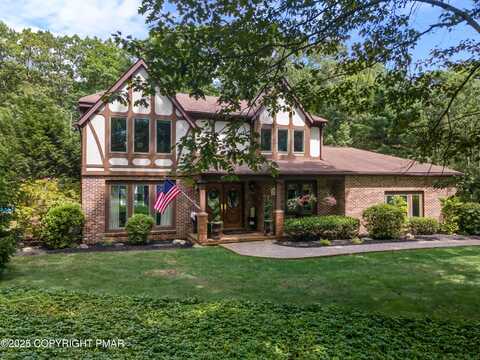 427 Lakefield Terrace, Stroudsburg, PA 18360