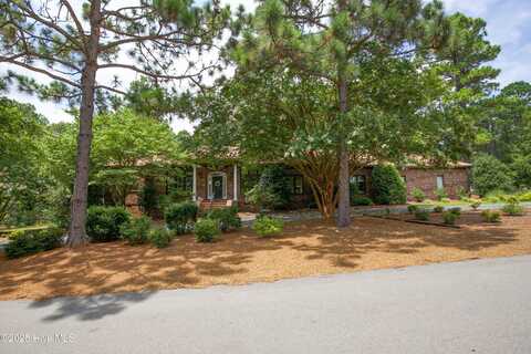 110 Woodenbridge Lane, Pinehurst, NC 28374
