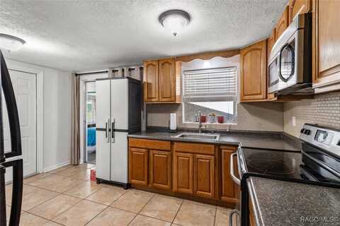 32 N Barbour Street, Beverly Hills, FL 34465