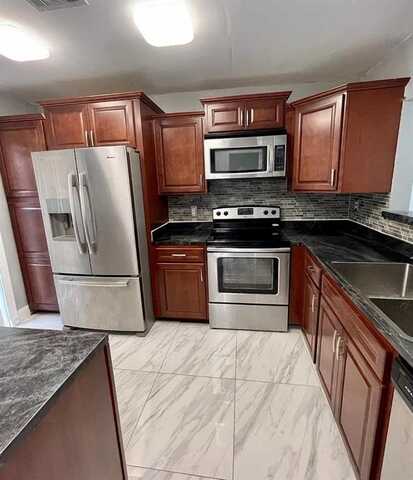 9540 NW 65TH ST, Tamarac, FL 33321