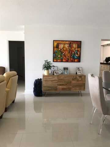 1000 Saint Charles Pl, Pembroke Pines, FL 33026