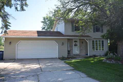 2407 BLUESTONE Place, GREEN BAY, WI 54311
