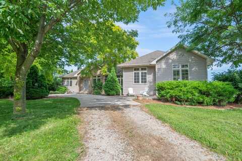 2103 DEER HAVEN Road, GREENLEAF, WI 54126
