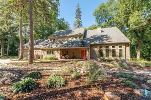 4205 S Pine Cone Pl, Sioux Falls, SD 57105
