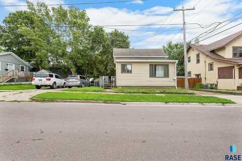 305 W Bailey St, Sioux Falls, SD 57104