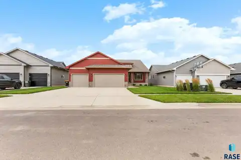 9008 W 23rd St, Sioux Falls, SD 57106