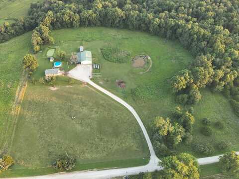 2262 County Road 2030, Clifton Hill, MO 65244