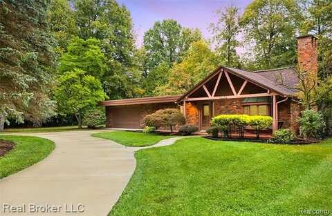 28378 PARKHILL Street, Farmington Hills, MI 48334