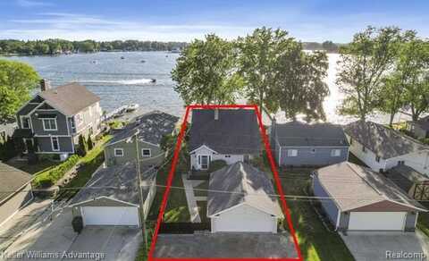 4253 Hunters Drive, Highland, MI 48356