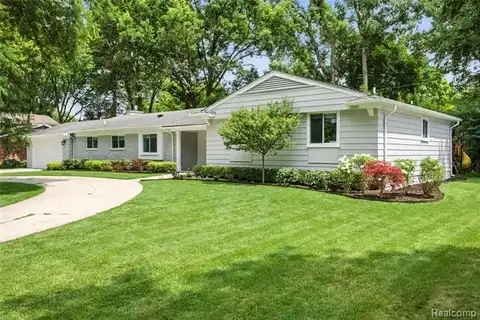 3770 Eastbourne Drive, Troy, MI 48084