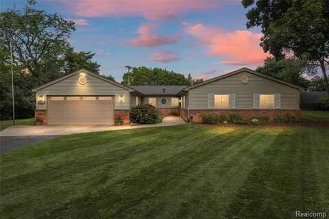 5908 Burnham Road, Bloomfield Hills, MI 48302