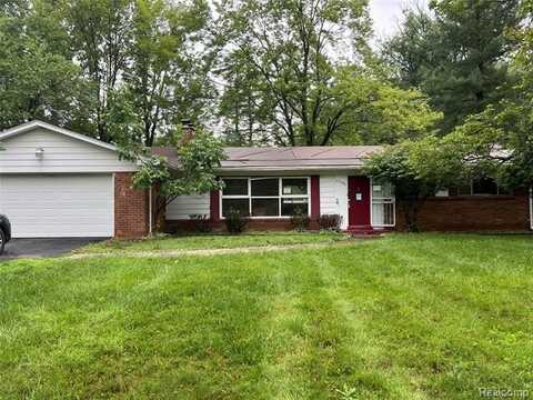 22080 Rougewood Drive, Southfield, MI 48033