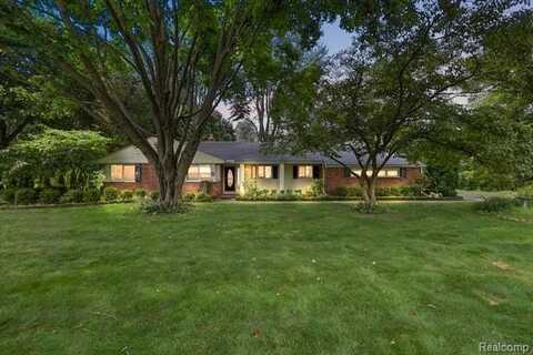 4110 Orchard Hill Drive, Bloomfield Hills, MI 48304