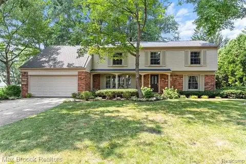 3246 E Breckenridge Lane, Bloomfield Hills, MI 48301