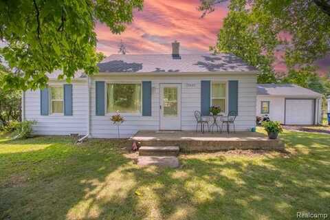 35227 John Hauk St, Westland, MI 48185