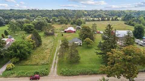 25245 Bell Road, New Boston, MI 48164
