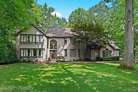 2018 Pine Hollow Trail, Brighton, MI 48114