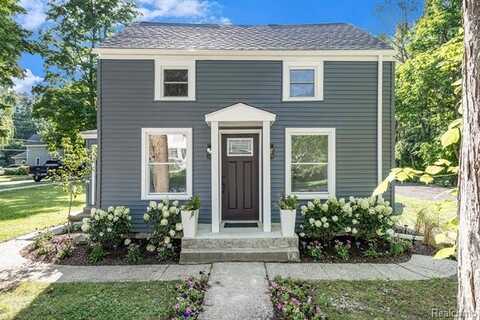 210 Legrande Street, Holly, MI 48442