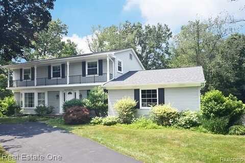 2343 Eastways Road, Bloomfield Hills, MI 48304