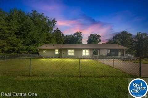 6074 Three Lakes Drive, Brighton, MI 48116