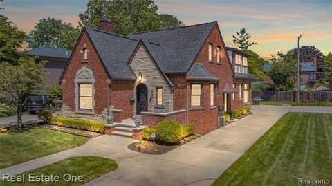 8124 Huntington Road, Huntington Woods, MI 48070