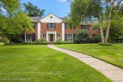 3233 S Bradway Boulevard, Bloomfield Hills, MI 48301