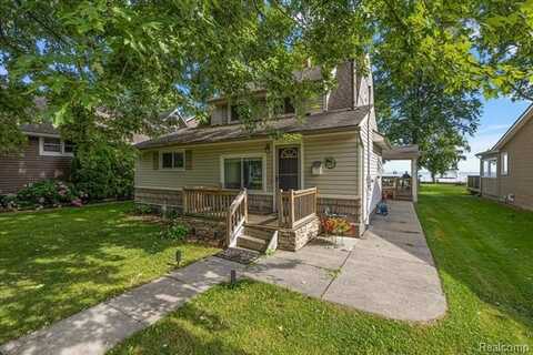 38292 Murdick Drive, New Baltimore, MI 48047