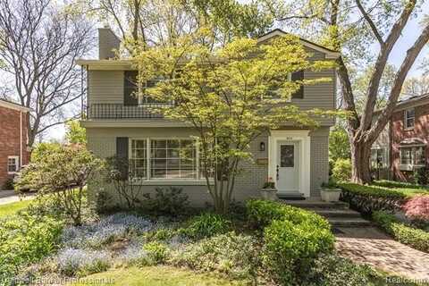 906 Putney Street, Birmingham, MI 48009