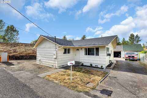114 CHERRY ST, Castle Rock, WA 98611