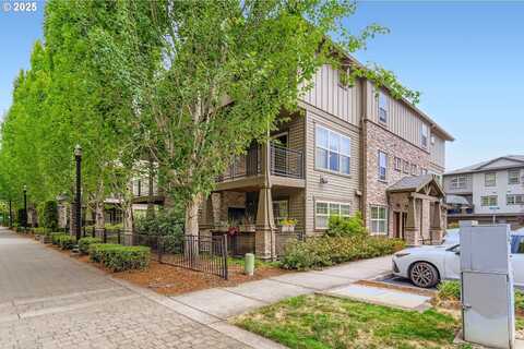 637 NE GARSWOOD LN, Hillsboro, OR 97006