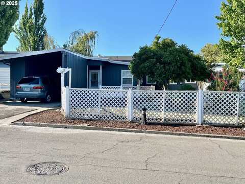 643 NE CHANNON AVE, Roseburg, OR 97470