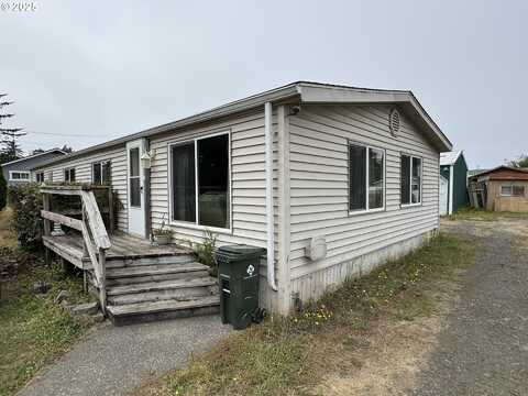 90899 HOLLYWOOD LN, Coos Bay, OR 97420