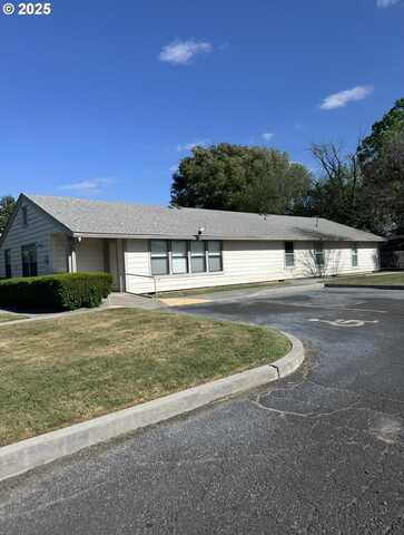 675 W MADRONA AVE, Hermiston, OR 97838