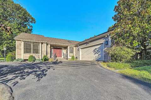 1930 McVitty RD, Salem, VA 24153
