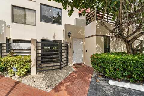 541 N Ocean Boulevard, Boca Raton, FL 33432