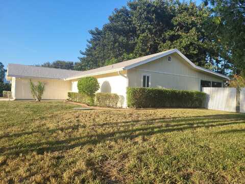 2913 SE Darien Road, Port Saint Lucie, FL 34952