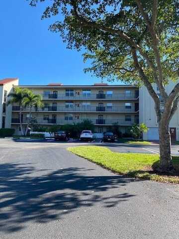 27 Abbey Lane, Delray Beach, FL 33446