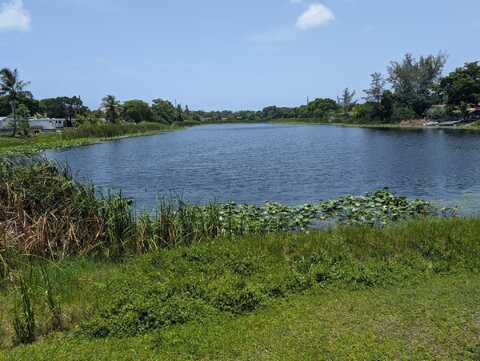3082 Hibiscus Circle, West Palm Beach, FL 33409