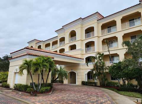 35 Harbour Isle Drive, Fort Pierce, FL 34949