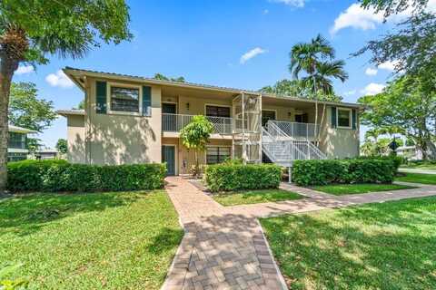 36 Westgate Lane, Boynton Beach, FL 33436