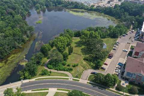 404 S Winter Street, River Falls, WI 54022
