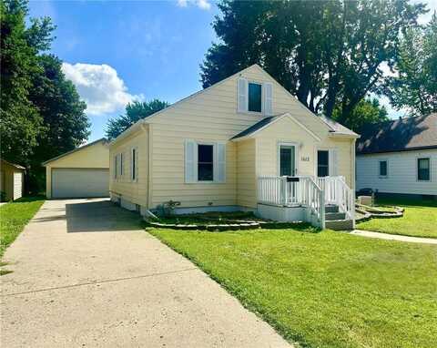 1612 East Avenue, Worthington, MN 56187