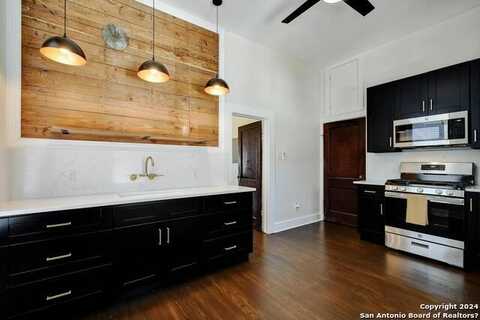 423 W Woodlawn Ave, San Antonio, TX 78212